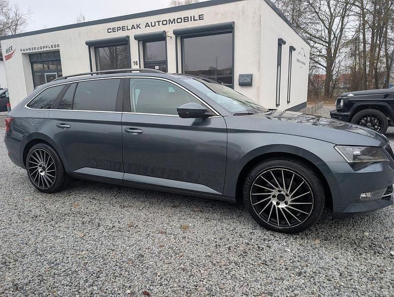 Gebraucht Skoda Superb Ambition 190 PS (139 kW) 2015 Grau Kombi