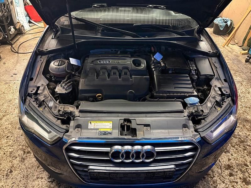 Gebraucht Audi A3 Ambiente 150 PS (110 kW) 2014 Blau Kleinwagen