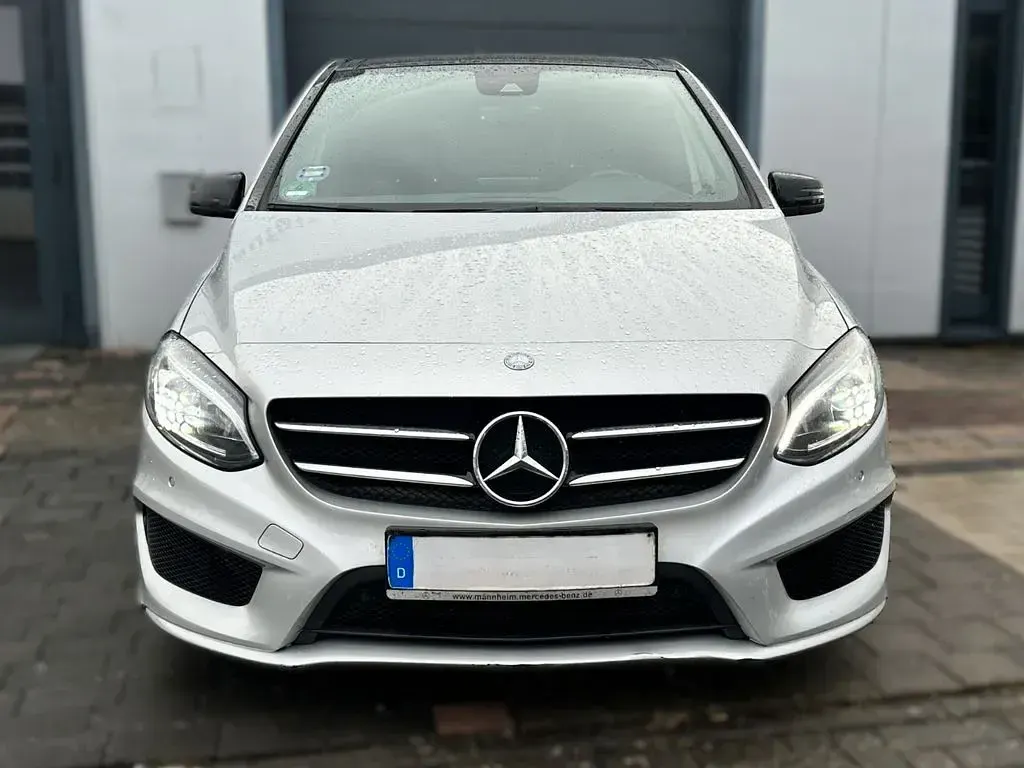 Gebraucht Mercedes B200 AMG 136 PS (100 kW) 2015 Silber Kleinwagen