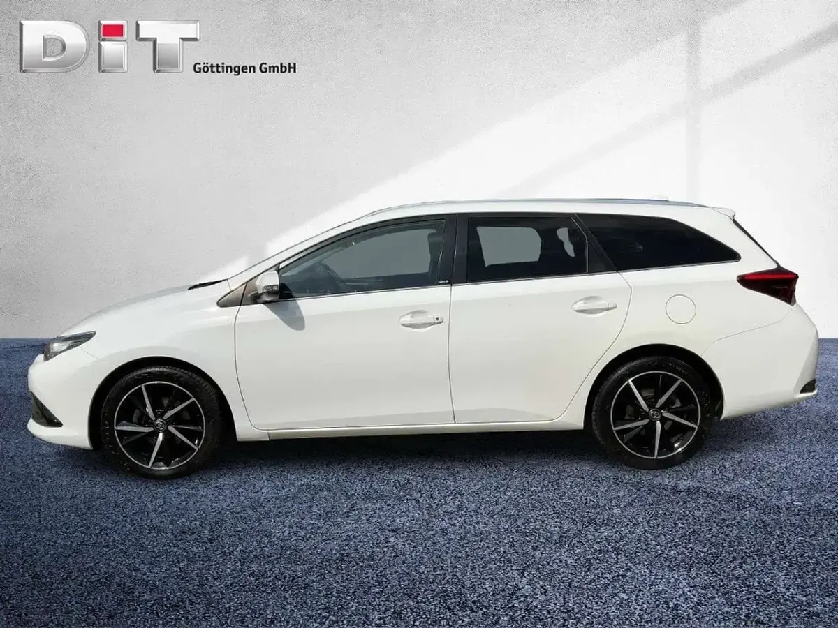 Gebraucht Toyota Auris Basis 116 PS (85 kW) 2016 Schneeweiß Kombi