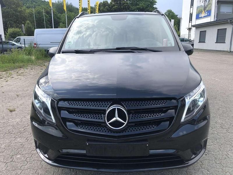 Schwarz Gebraucht 2016 Mercedes Vito Van / Kleinbus | 21.500 € (Teuer) - Bild 1/4