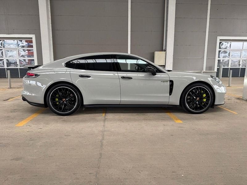 Gebraucht Porsche Panamera 4S Chrono 553 PS (406 kW) 2021 Grau Limousine