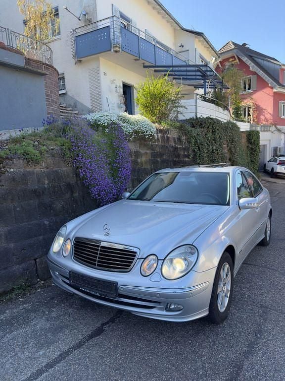 Gebraucht Mercedes E350 Avantgarde 272 PS (200 kW) 2005 Silber Limousine
