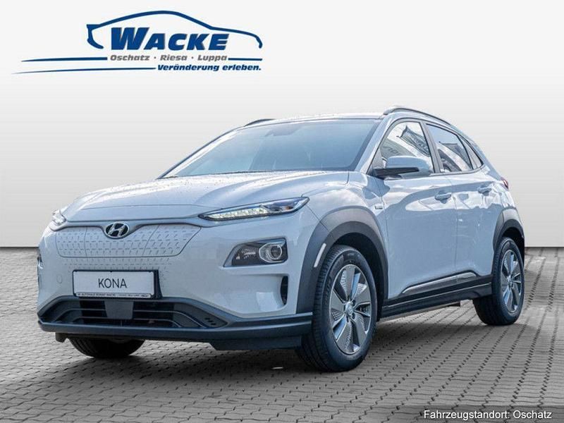 Farbe: weiss Gebraucht 2021 Hyundai Kona Style SUV | 20.870 € (Fairer Preis) - Bild 1/4