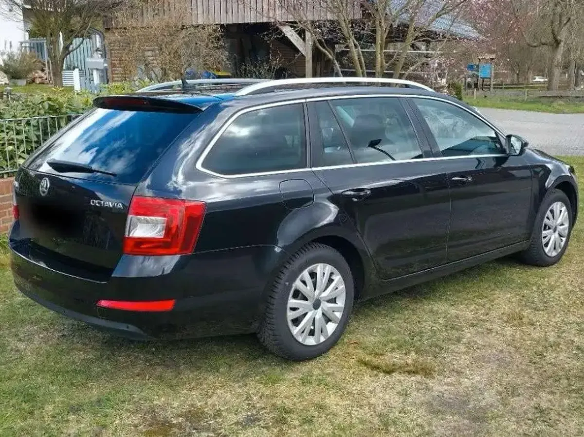 Gebraucht Skoda Octavia Ambition 150 PS (110 kW) 2015 Schwarz Kombi