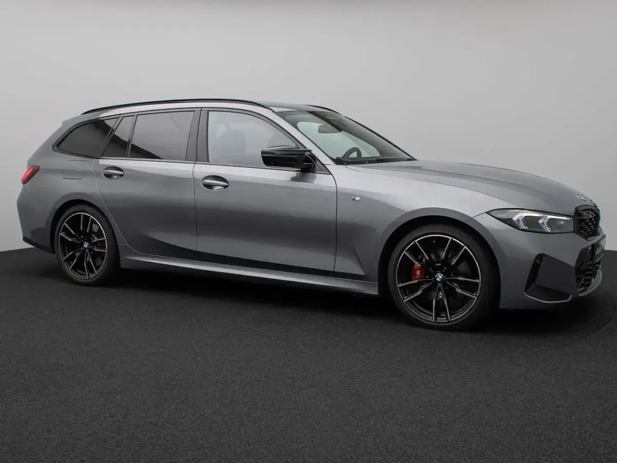 Gebraucht BMW 340 340 PS (250 kW) 2023 Skyscarper grau metallicc4w Kombi