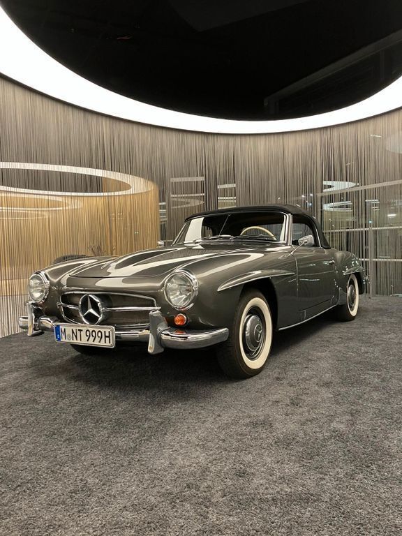 Grau Gebraucht 1961 Mercedes 190 Limousine | 129.000 € - Bild 1/4