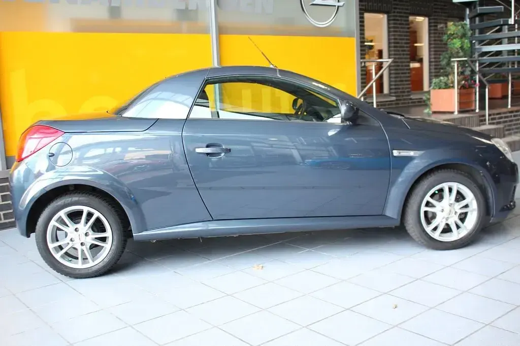 Gebraucht Opel Tigra 90 PS (66 kW) 2007 Metro m2 Cabrio