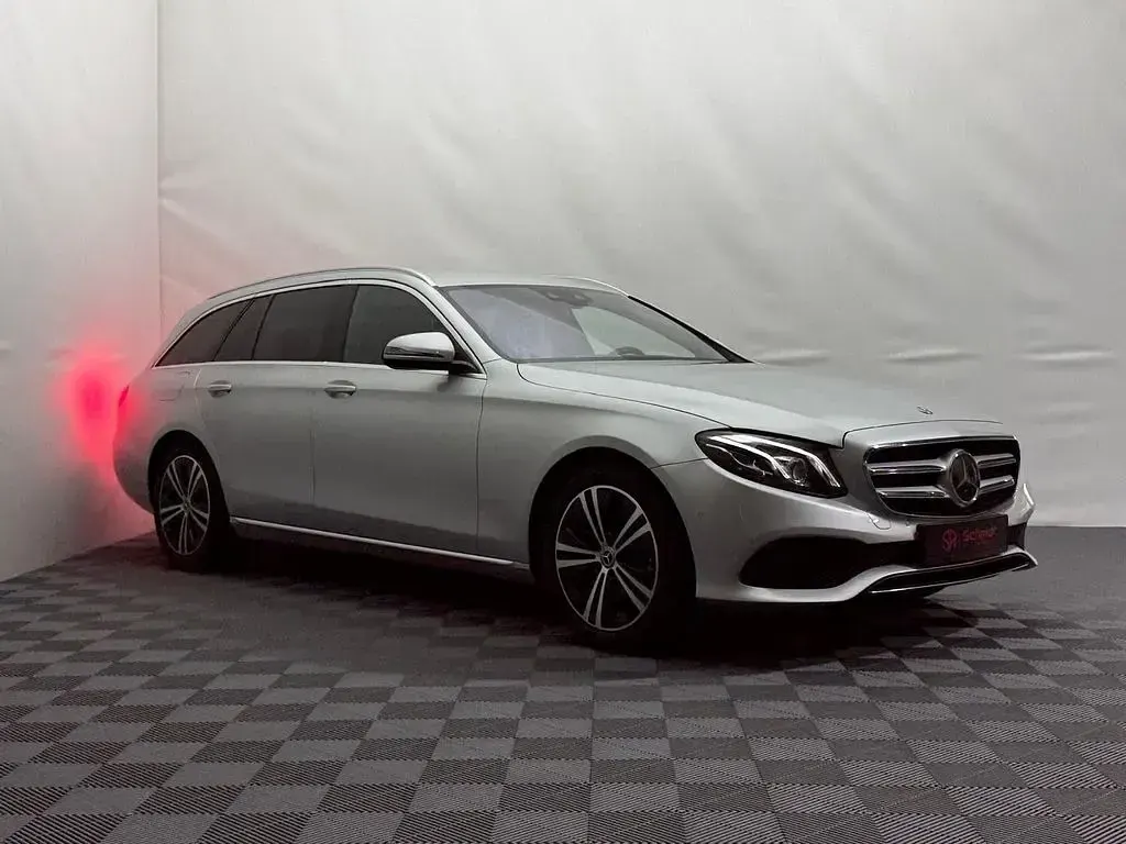 Second-hand Mercedes E220 194 CP (142 kW) 2018 Argintiu Berlinǎ