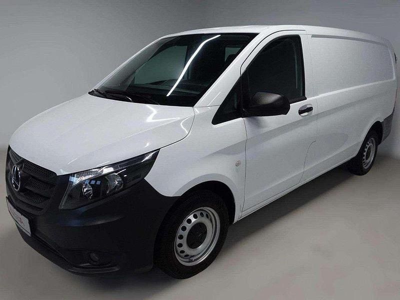 Arktikweiss Gebraucht 2021 Mercedes Vito Van / Kleinbus | 18.990 € (Guter Preis) - Bild 1/4