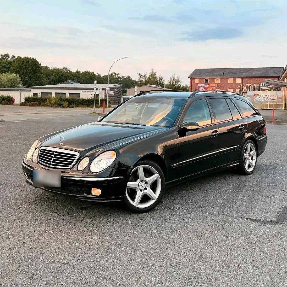 Gebraucht Mercedes E320 Avantgarde 204 PS (150 kW) 2003 Schwarz Kombi
