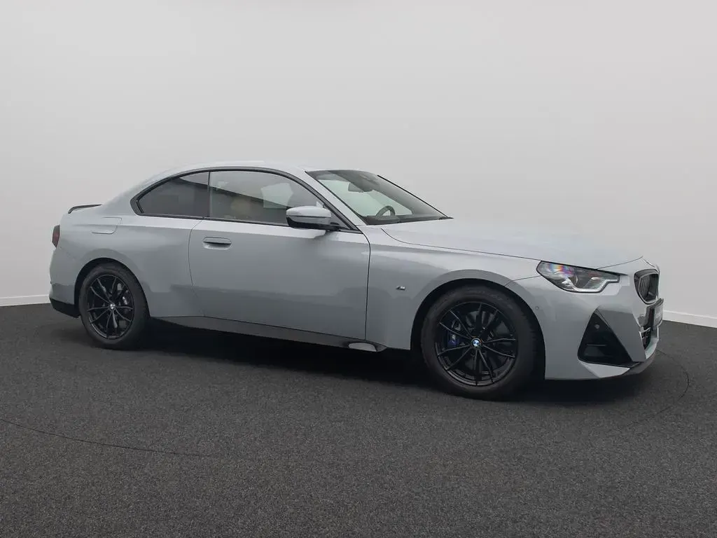 Gebraucht BMW 220 M Sport 184 PS (135 kW) 2023 M brooklyn grauc4p Coupé