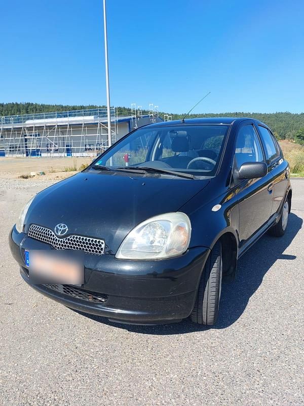 Schwarz Gebraucht 2000 Toyota Yaris Kleinwagen | 1.799 € (Fairer Preis) - Bild 1/4