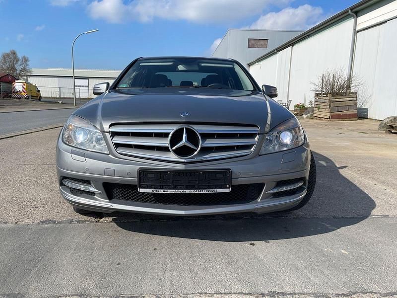 Gebraucht Mercedes C250 204 PS (150 kW) 2010 Grau Limousine