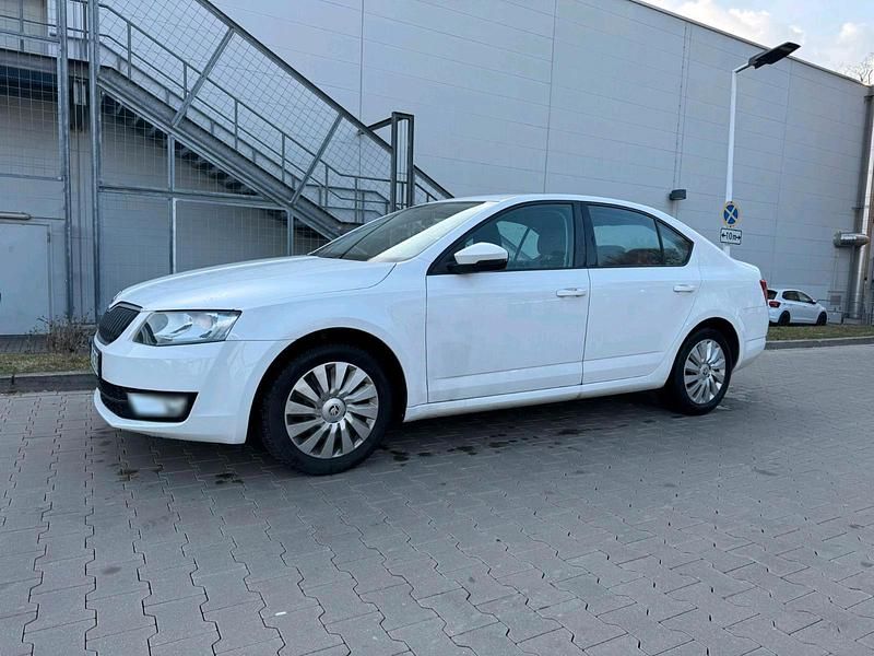 Gebraucht Skoda Octavia 105 PS (77 kW) 2013 Weiß Limousine
