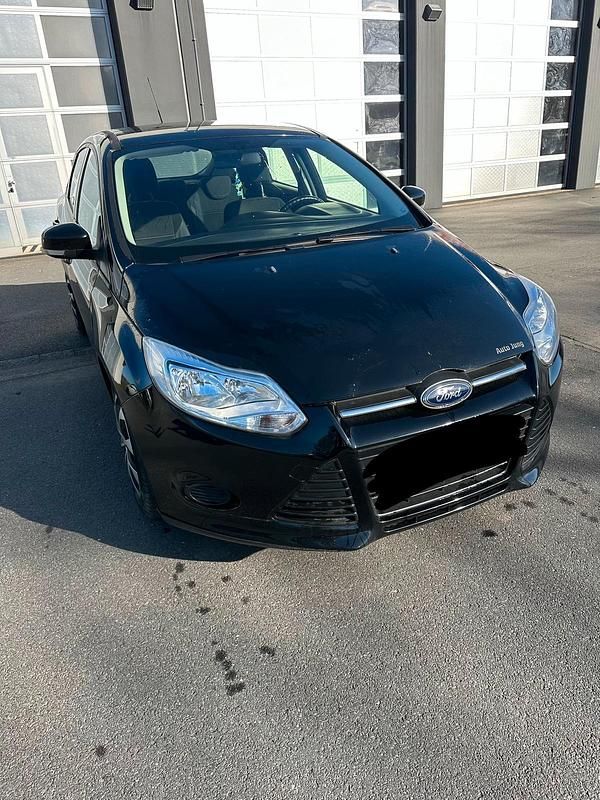 Gebraucht Ford Focus 101 PS (74 kW) 2013 Schwarz Limousine