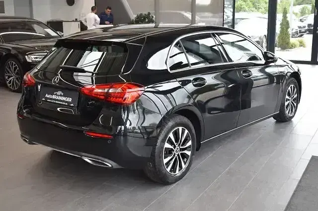 Gebraucht Mercedes A200 Progressive 150 PS (110 kW) 2020 Schwarz Limousine