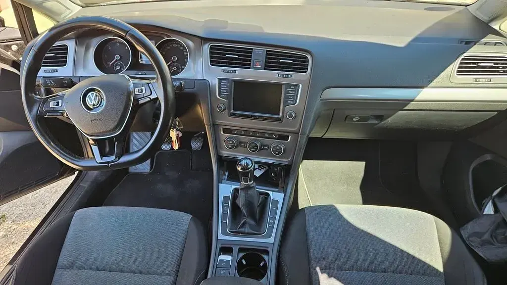 Gebraucht VW Golf VII Trendline 110 PS (80 kW) 2016 Schwarz Kombi