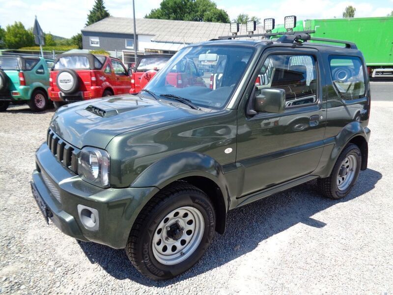 Grün Gebraucht 2015 Suzuki Jimny Club SUV | 15.750 € (Teuer) - Bild 1/4