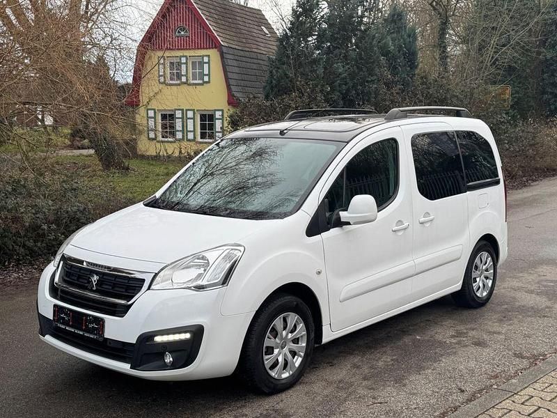 Gebraucht Peugeot Partner Tepee Allure 120 PS (88 kW) 2015 Van / Kleinbus