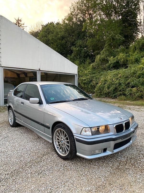 Silber Gebraucht 1998 BMW 323 M Sport Coupé | 5.499 € (Guter Preis) - Bild 1/4