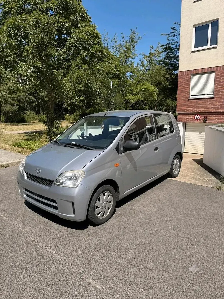 Gebraucht Daihatsu Cuore 58 PS (42 kW) 2004 Silber Kleinwagen