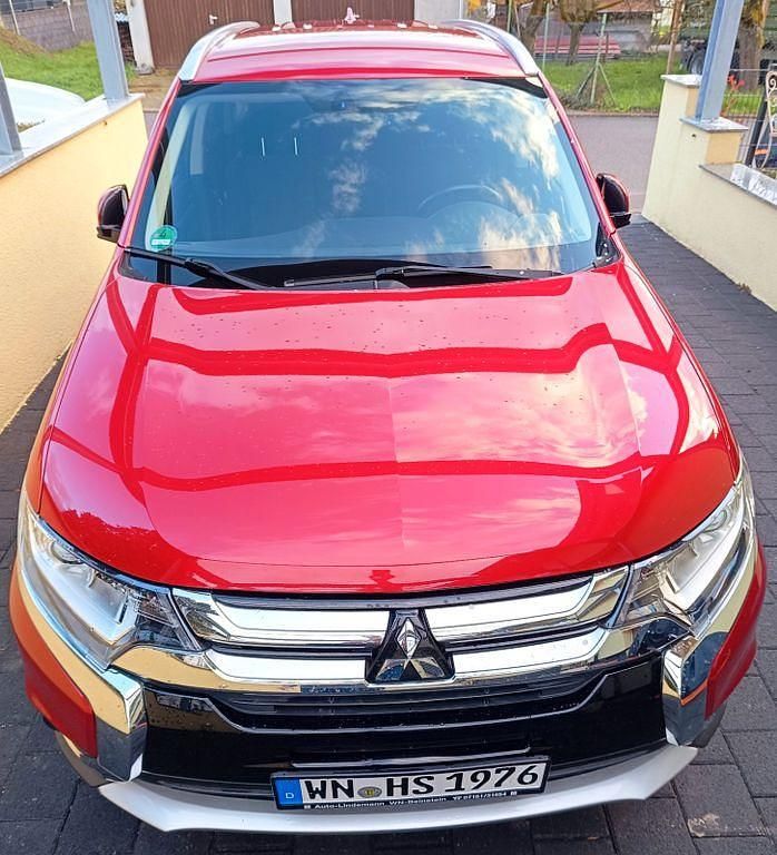 Gebraucht Mitsubishi Outlander Plus 150 PS (110 kW) 2018 Rot SUV