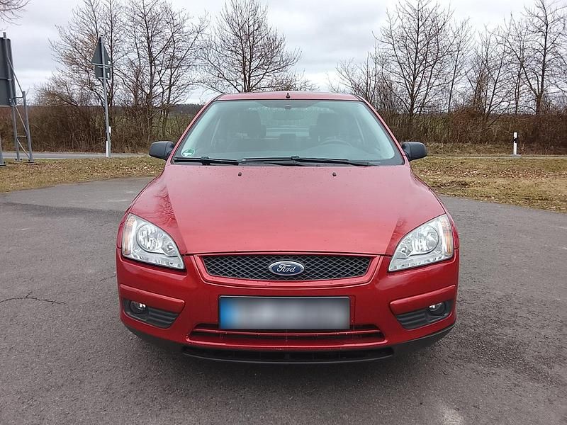 Gebraucht Ford Focus Style 109 PS (80 kW) 2007 Orange Limousine