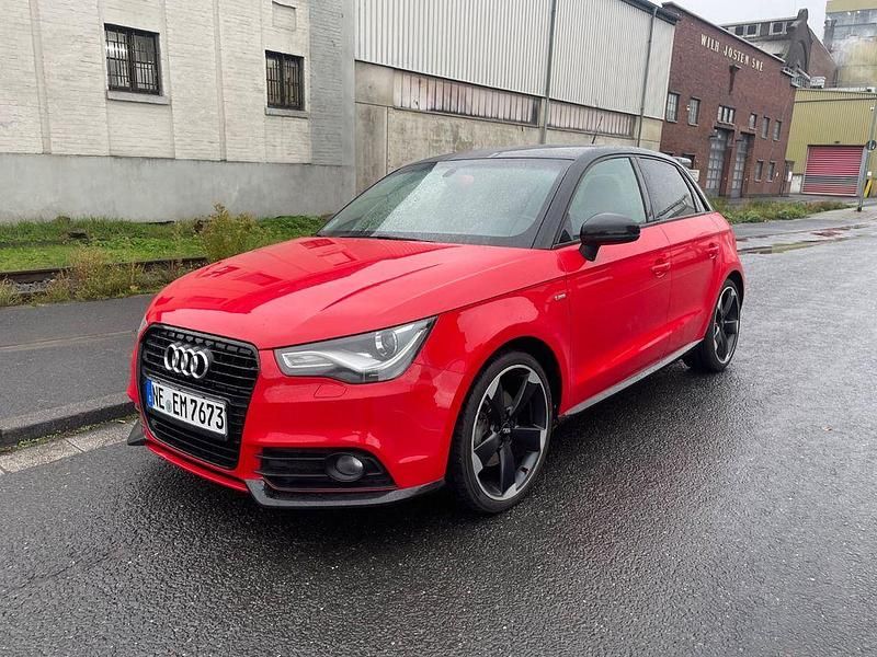 Rot Gebraucht 2013 Audi A1 Sportback S-line plus Kleinwagen | 9.900 € (Fairer Preis) - Bild 1/4