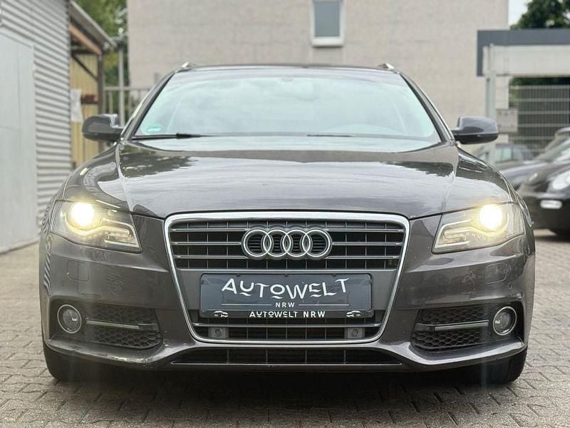 Gebraucht Audi A4 Attraction 160 PS (117 kW) 2011 Grau Kombi