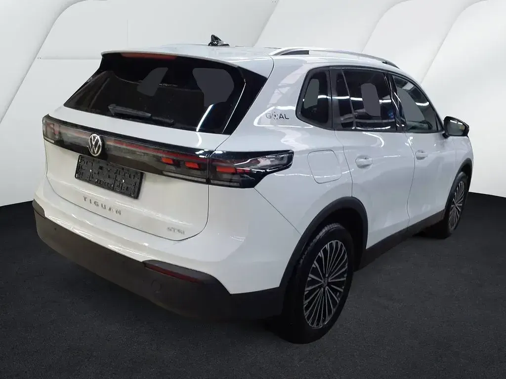 Gebraucht VW Tiguan Goal 131 PS (96 kW) 2025 Pure white SUV