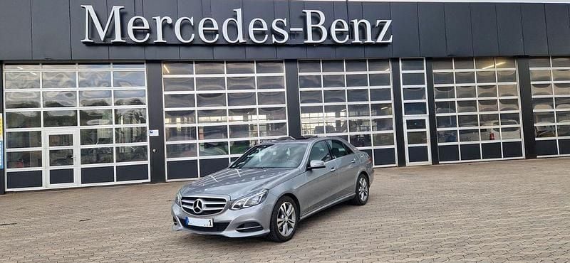 Silber Gebraucht 2013 Mercedes E220 Avantgarde Limousine | 16.789 € (Etwas zu teuer) - Bild 1/4