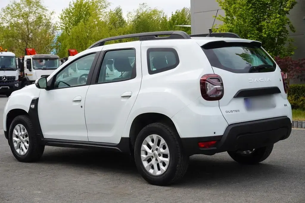 Gebraucht Dacia Duster 113 PS (83 kW) 2023 Weiß SUV