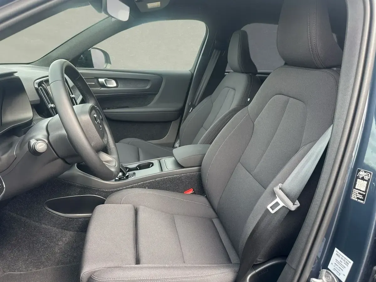 Gebraucht Volvo EX40 Plus 185 kW (252 PS) 2026 Denim blue SUV