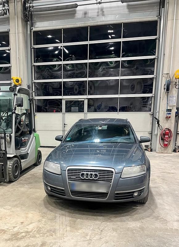 Grau Gebraucht 2005 Audi A6 Kombi | 3.500 € - Bild 1/4