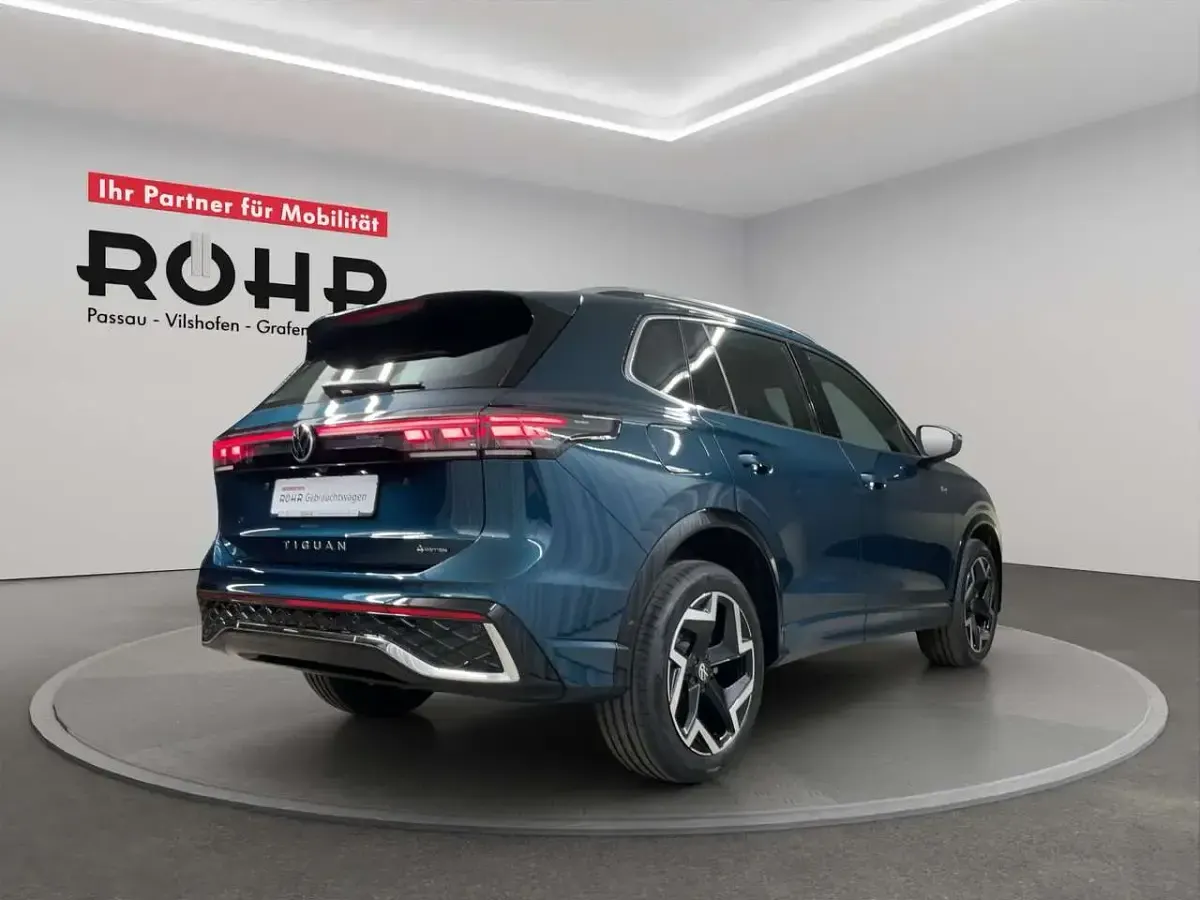 Gebraucht VW Tiguan R-line 193 PS (141 kW) 2025 Nightshade blue metallic SUV