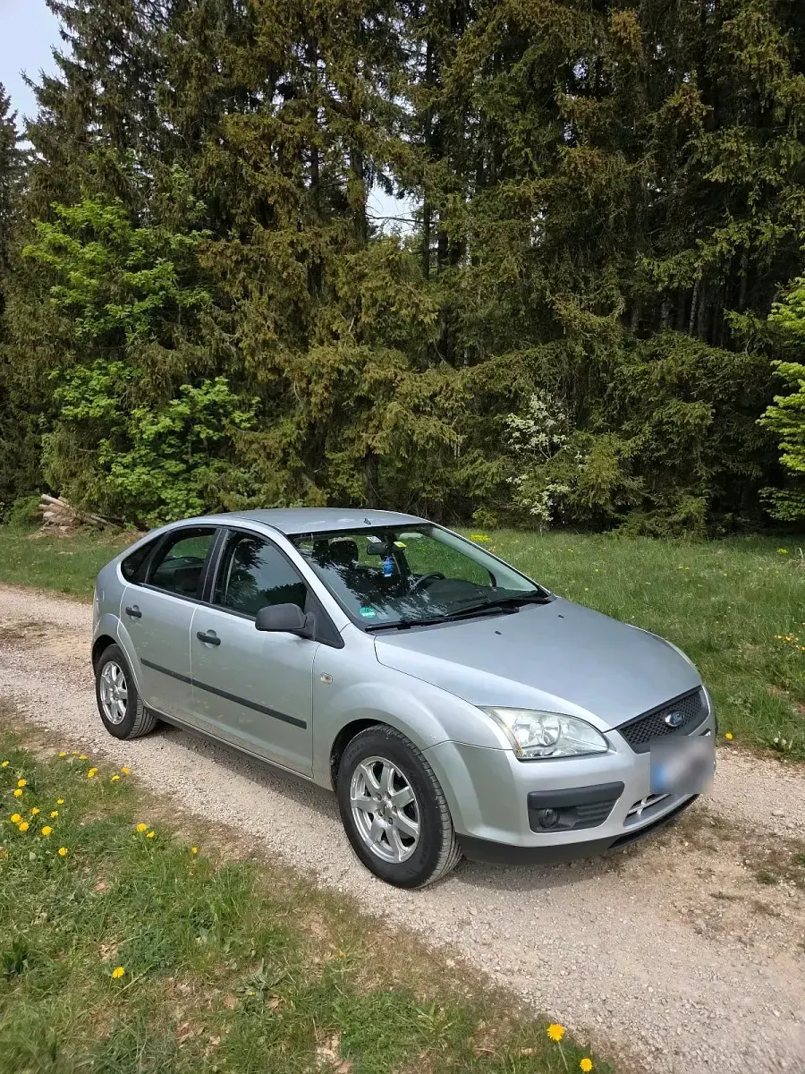 Second-hand Ford Focus 100 CP (73 kW) 2006 Argintiu Hatchback