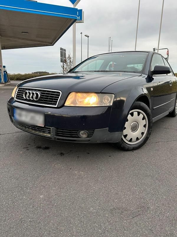 Blau Gebraucht 2002 Audi A4 Kombi | 1.550 € - Bild 1/4