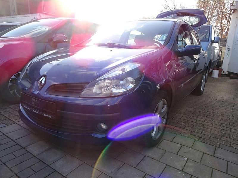 Gebraucht Renault Clio Dynamique 111 PS (81 kW) 2006 Dünkel blau methyl Kleinwagen