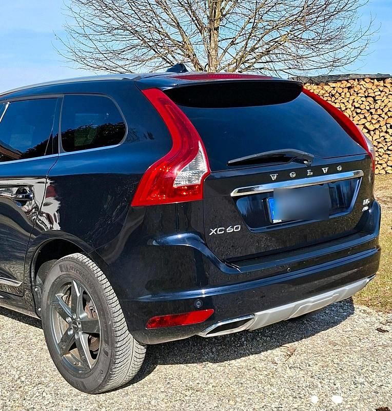 Gebraucht Volvo XC60 220 PS (161 kW) 2016 Blau SUV