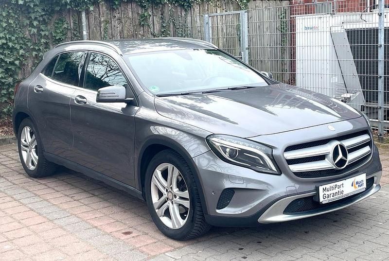 Gebraucht Mercedes GLA180 122 PS (89 kW) 2016 Grau SUV