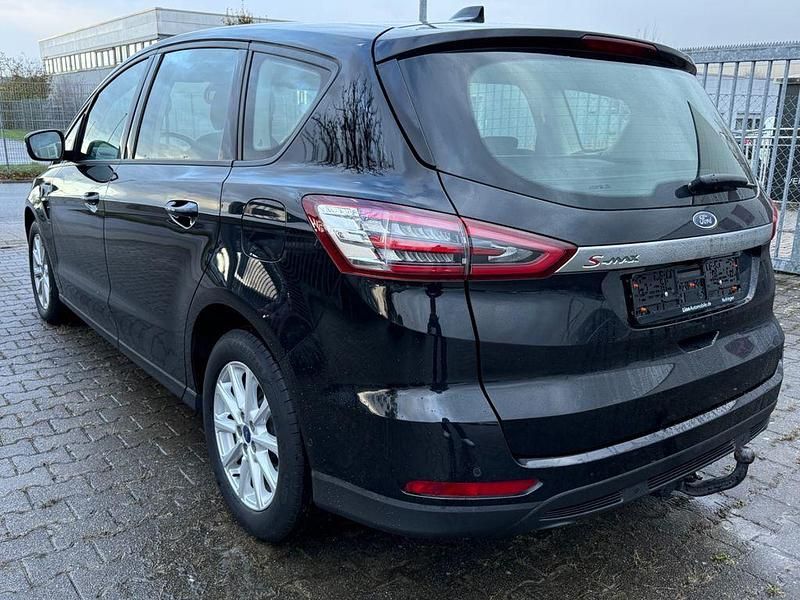Gebraucht Ford S-MAX Trend 150 PS (110 kW) 2022 Schwarz Van / Kleinbus