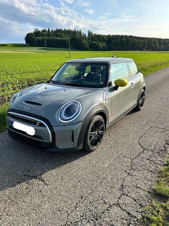 Grau Gebraucht 2021 Mini Cooper SE Classic Kleinwagen | 19.000 € (Teuer) - Bild 1/4