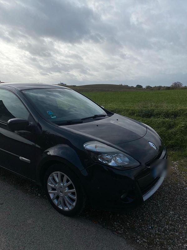 Schwarz Gebraucht 2010 Renault Clio II Dynamique Kleinwagen | 3.299 € (Fairer Preis) - Bild 1/4