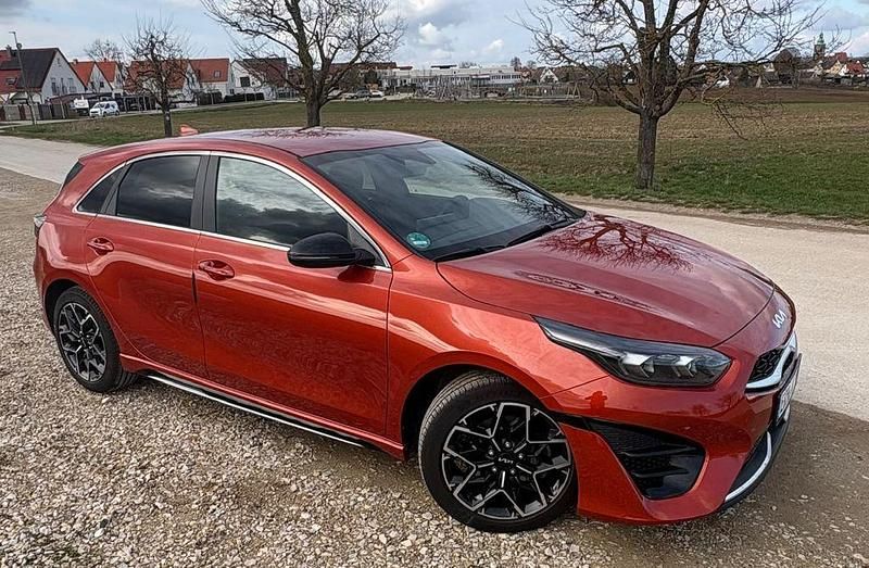 Gebraucht Kia Ceed GT-Line 140 PS (102 kW) 2024 Orange Kleinwagen
