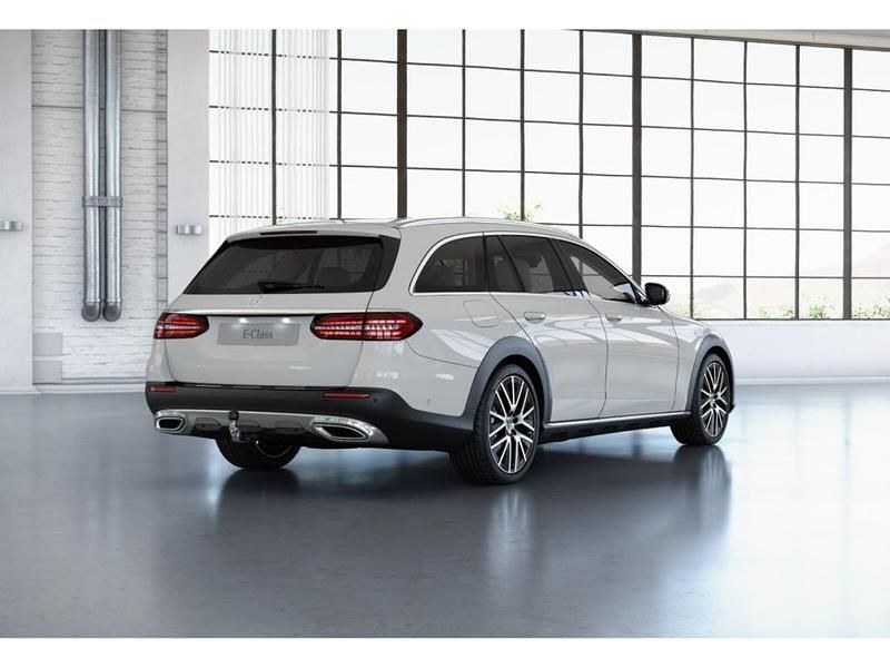 Gebraucht Mercedes E220 All-Terrain 194 PS (142 kW) 2022 Polarweiß Kombi