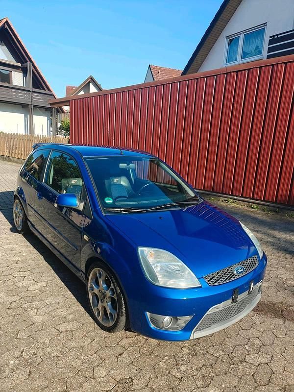 Blau Gebraucht 2005 Ford Fiesta ST Kleinwagen | 4.500 € - Bild 1/4
