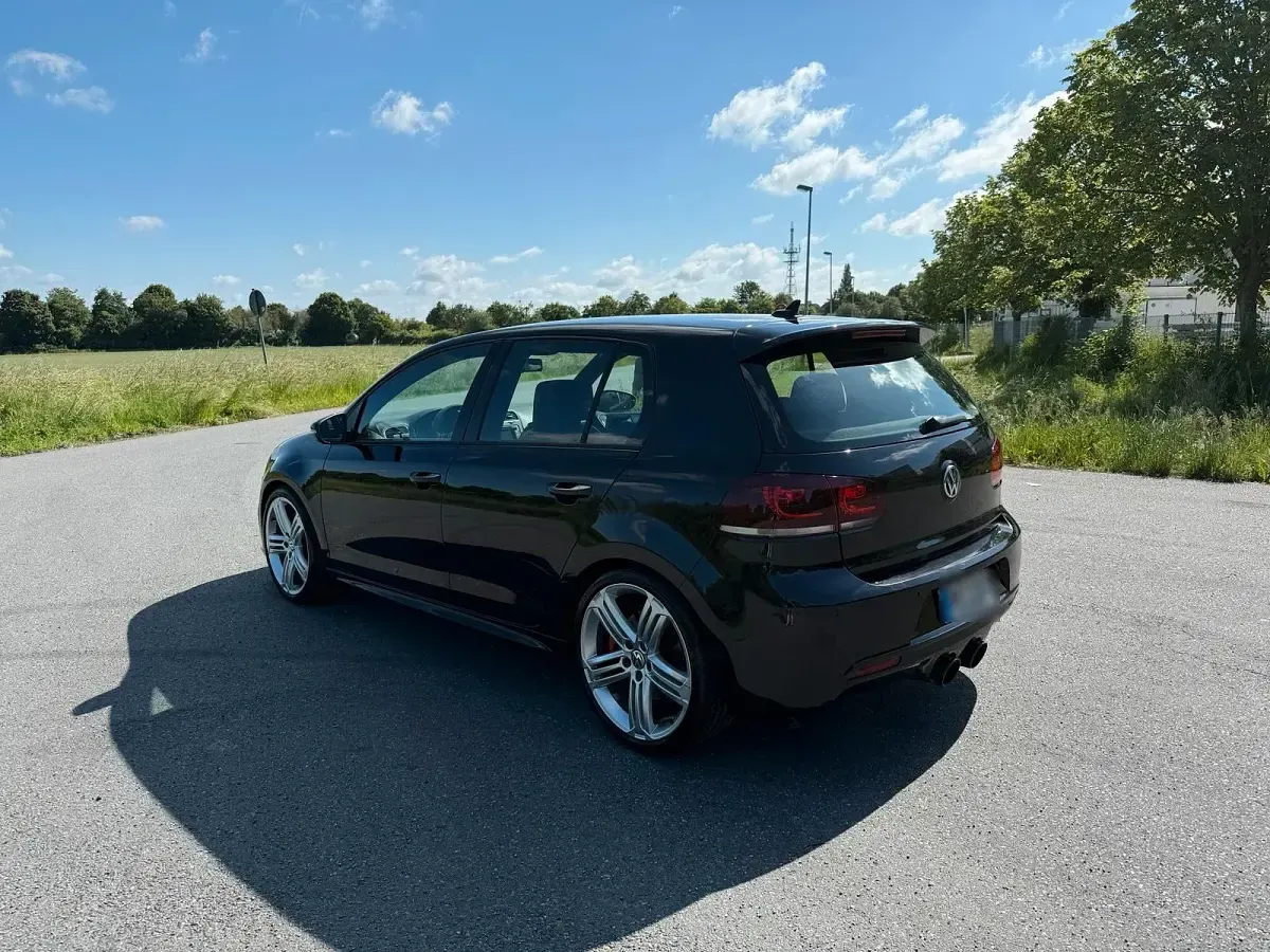 Gebraucht VW Golf VII R 271 PS (199 kW) 2012 Schwarz Limousine