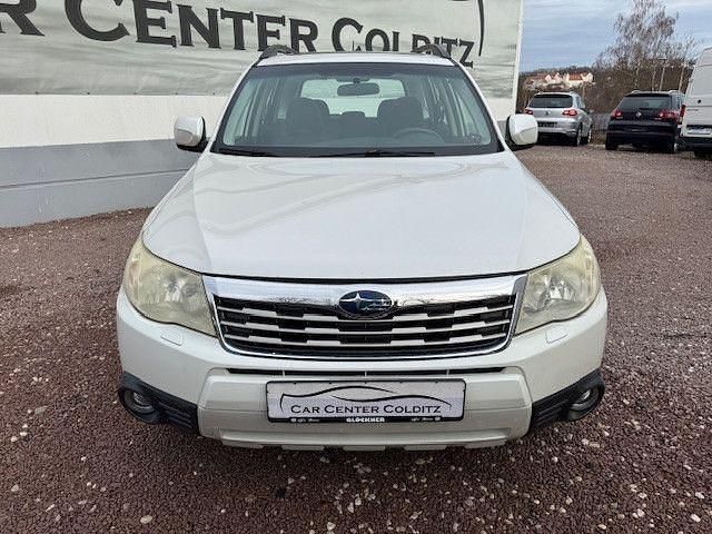 Gebraucht Subaru Forester 171 PS (125 kW) 2010 Weiß SUV
