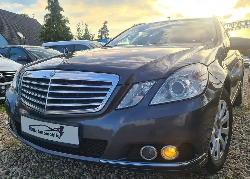 Gebraucht Mercedes E250 Elegance 204 PS (150 kW) 2010 Grau Kombi